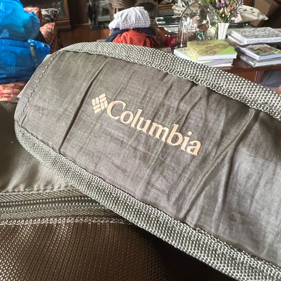 Columbia Soft Shoulder Briefcase Bag Thermal Pocket Adjustable Strap Green - Picture 2 of 11